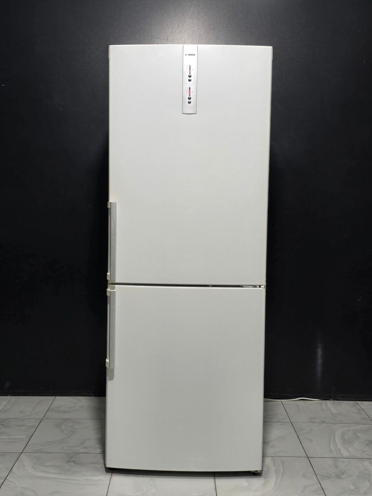 2.EL BOSCH A+ 497 LT KOMBİ TİPİ NOFROST BUZDOLABI - Görsel 1