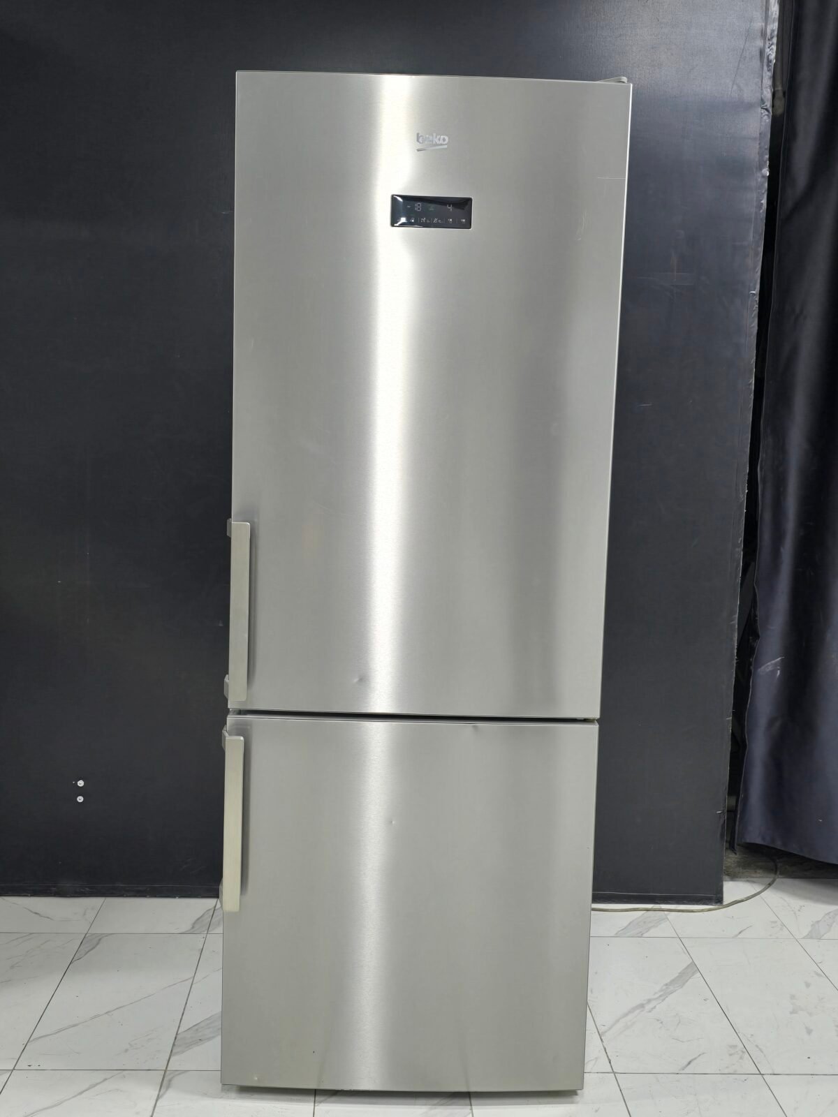 BEKO A++ 520 LT INOX KOMBİ TİPİ NOFROST BUZDOLABI - Görsel 1