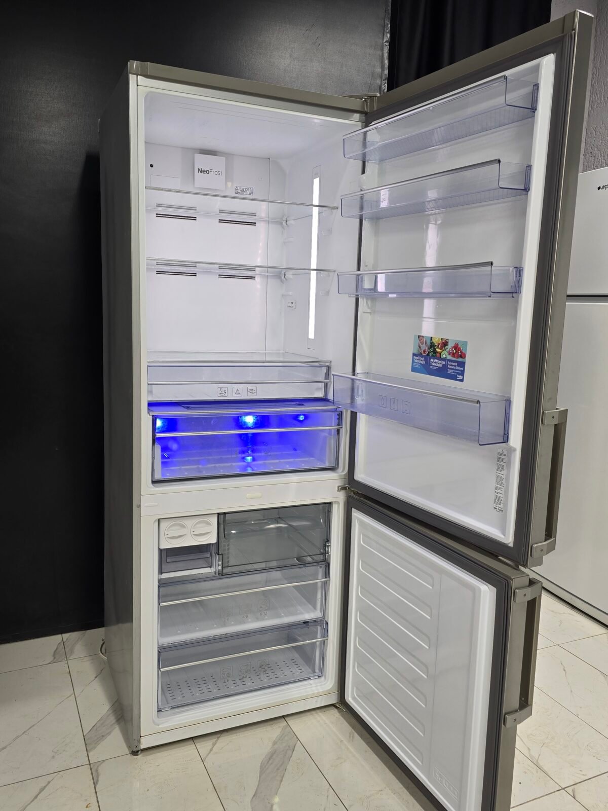 BEKO A++ 520 LT INOX KOMBİ TİPİ NOFROST BUZDOLABI - Görsel 2