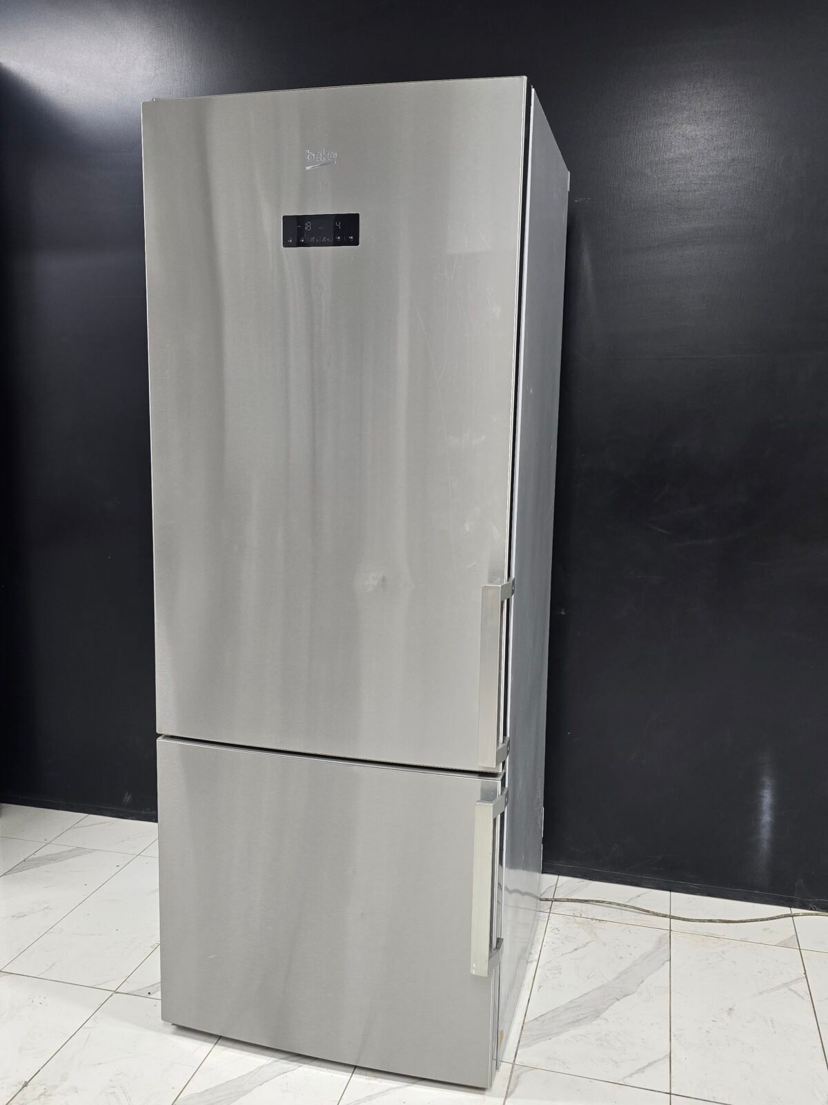 BEKO A++ 520 LT INOX KOMBİ TİPİ NOFROST BUZDOLABI - Görsel 3