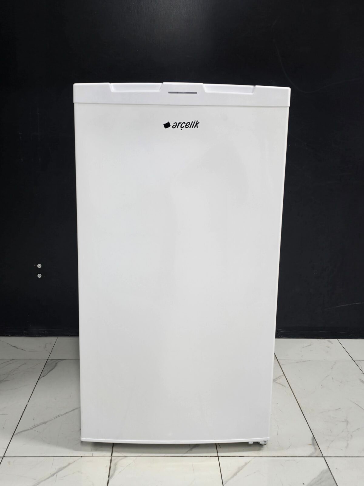 ARÇELİK A+ 127 LT 4 ÇEKMECELİ DİKEY DERİN DONDURUCU - Görsel 1