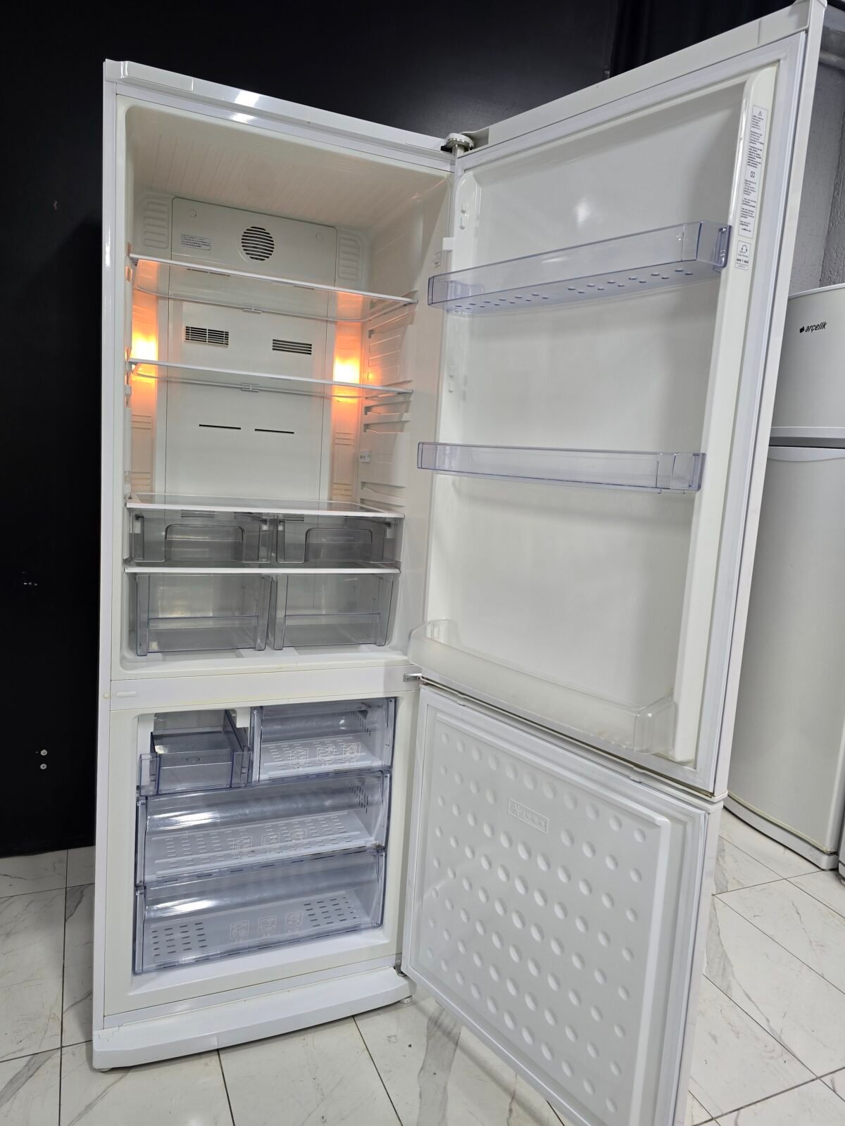 BEKO A+ 470 LT KOMBİ TİPİ NOFROST BUZDOLABI - Görsel 2