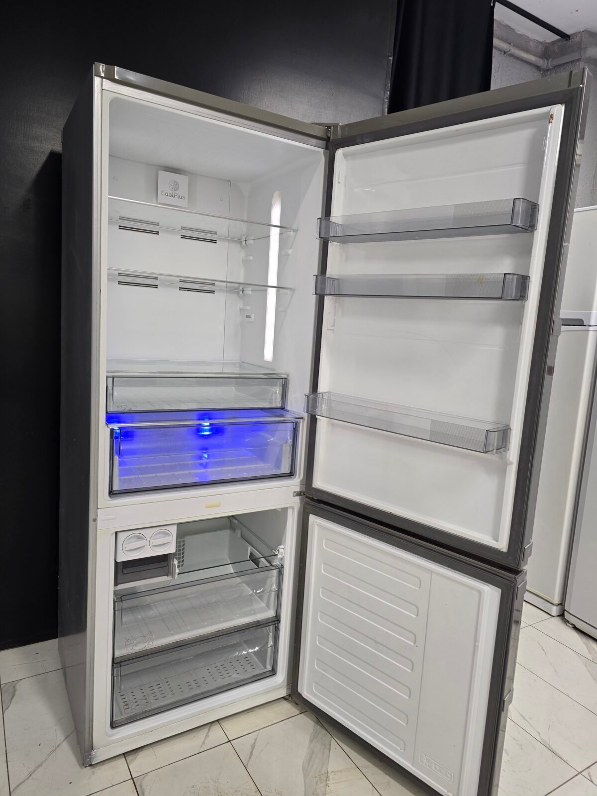 ARÇELİK A++ 520 LT GRİ PIYANO SERİ KOMBİ TİPİ NOFROST BUZDOLABI - Görsel 2